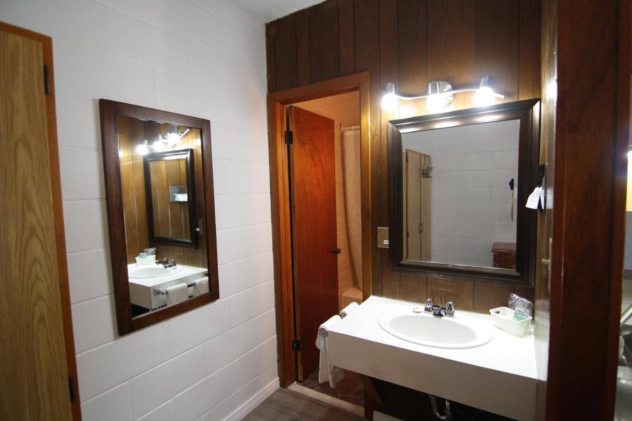 Motel Lennoxville Sherbrooke Buitenkant foto
