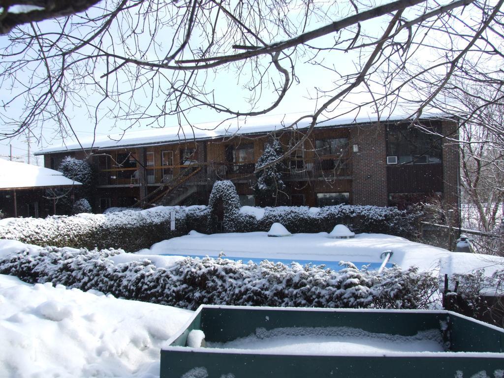 Motel Lennoxville Sherbrooke Buitenkant foto